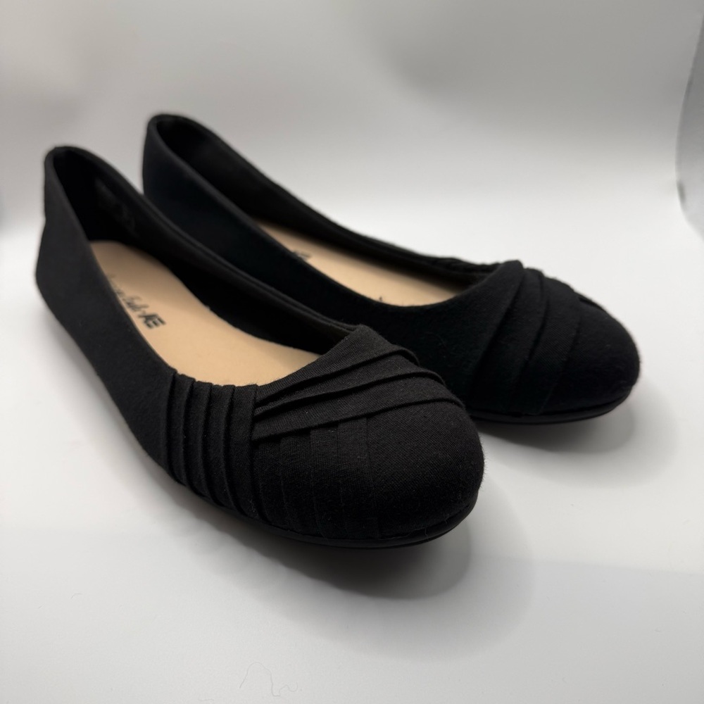 American Eagle Black Ballerina Flats Size 8 Pleated Detailing Round Toe Shape